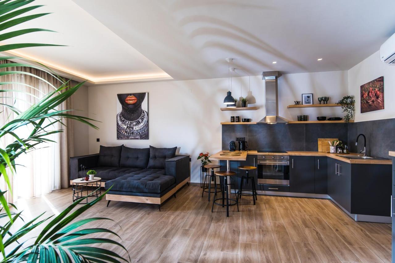Nuovo Luxury Suite Малиа Екстериор снимка