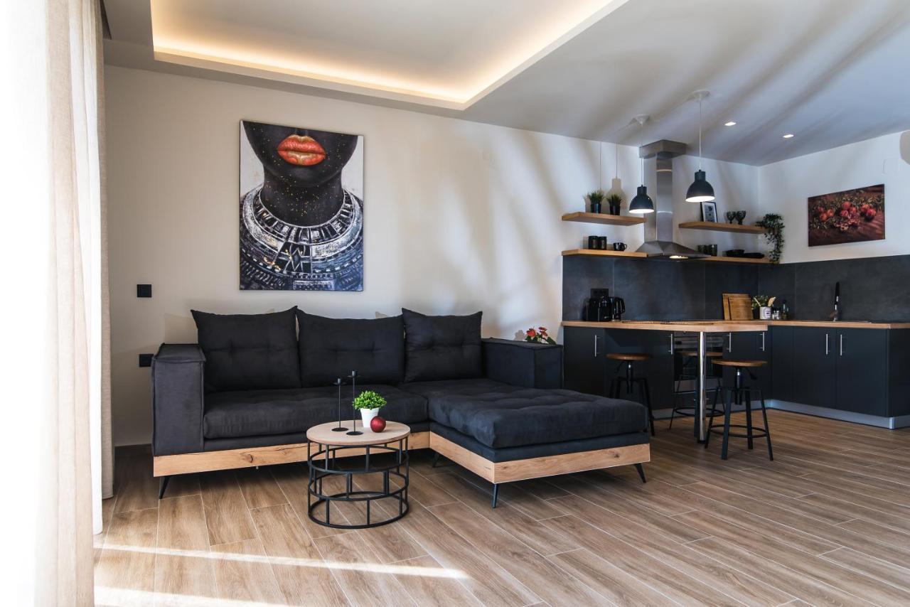 Nuovo Luxury Suite Малиа Екстериор снимка