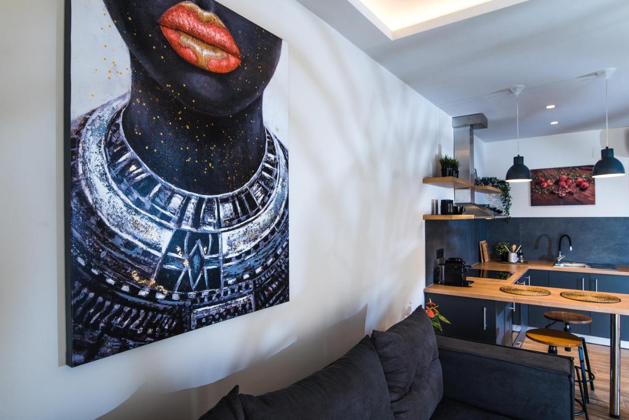 Nuovo Luxury Suite Малиа Екстериор снимка