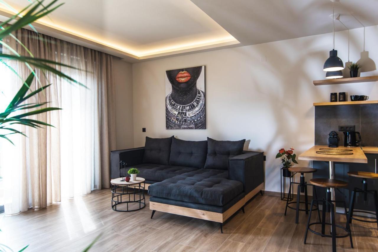 Nuovo Luxury Suite Малиа Екстериор снимка